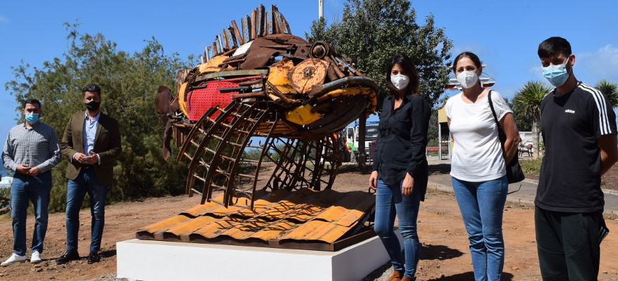 La Laguna visibiliza la obra escultórica de dos artistas que transforman los residuos en arte