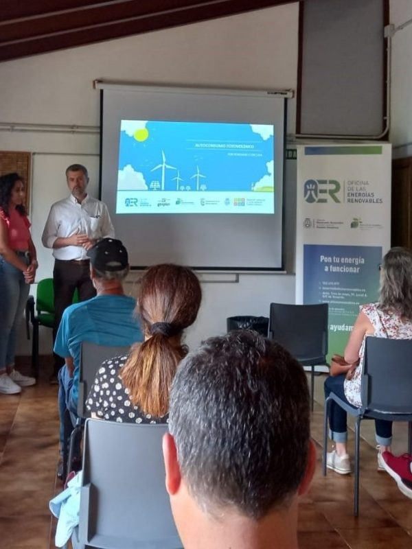 La OER participa en la jornada «Pon renovables en casa» de Tegueste